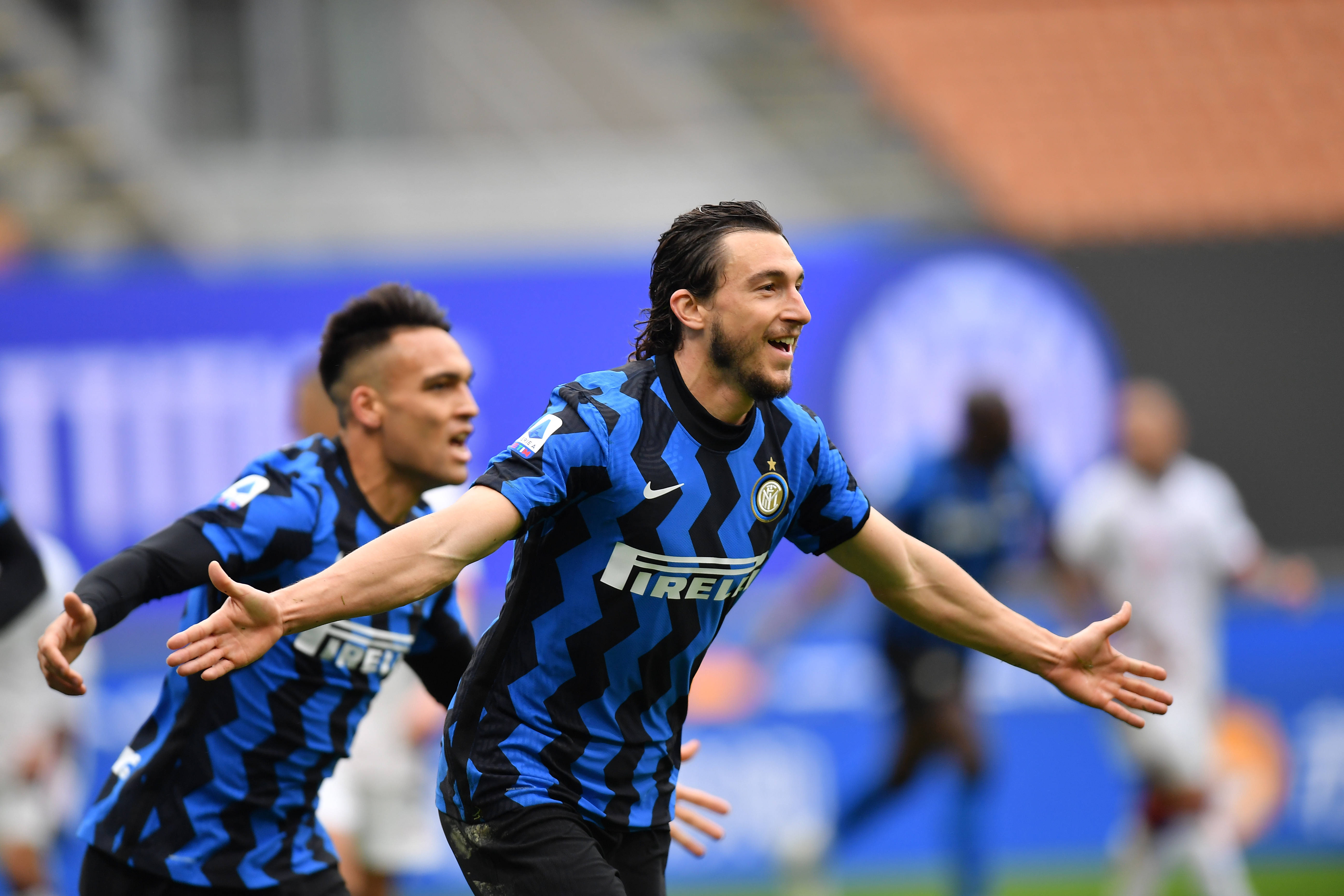 伞皇谈Knight取关BLG：我房管说是假的 本来就没关注过！