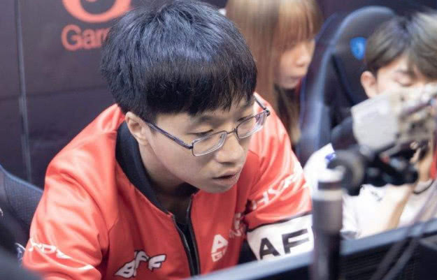 LGD Gaming 和 Team WE 在 LPL Split 2 2025 中取得胜利